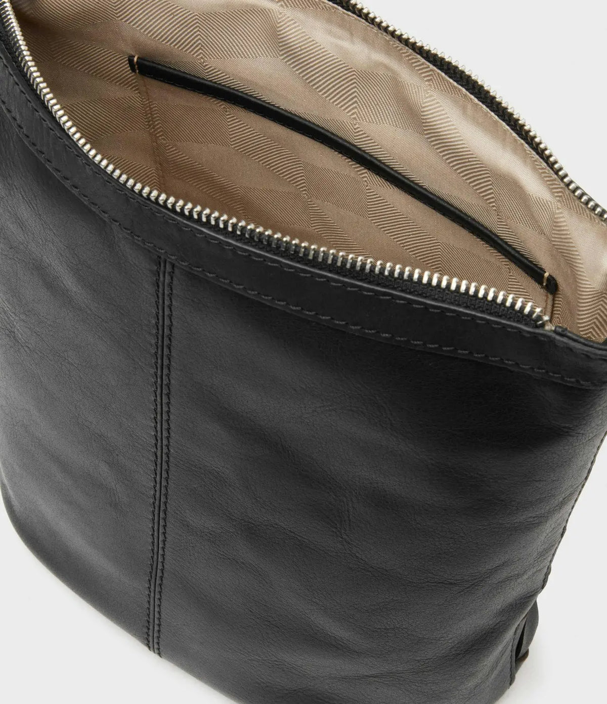 Saddler Arima Axelremsväska - Travels And Bags